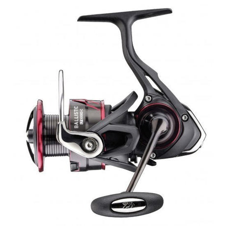 Daiwa - ballistic LT2000D - Hengelsport De Goeie Vangst